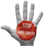 8 semplici step per riconoscere il cancro orale.